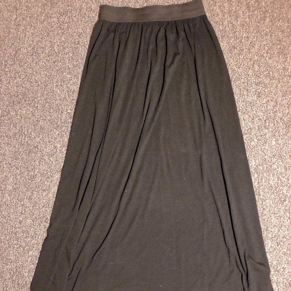 black maxi skirt